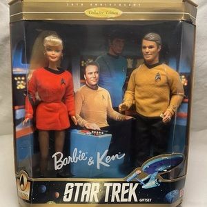 Star trek Barbie and Ken Giftset 1996 NRFB